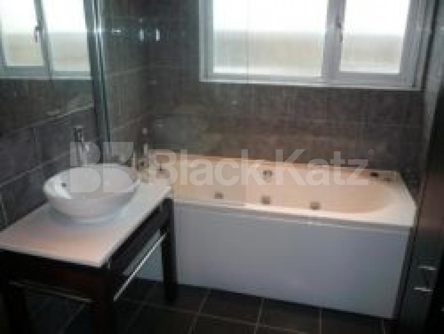 			2 Bedroom, 1 bath, 1 reception Flat			 St James Lane, MUSWELL HILL